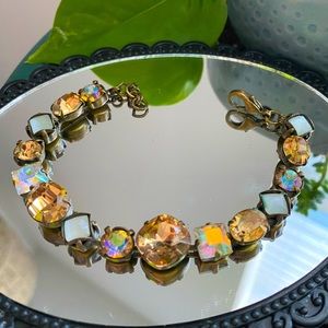 Sorrelli bracelet in gold measures 8”